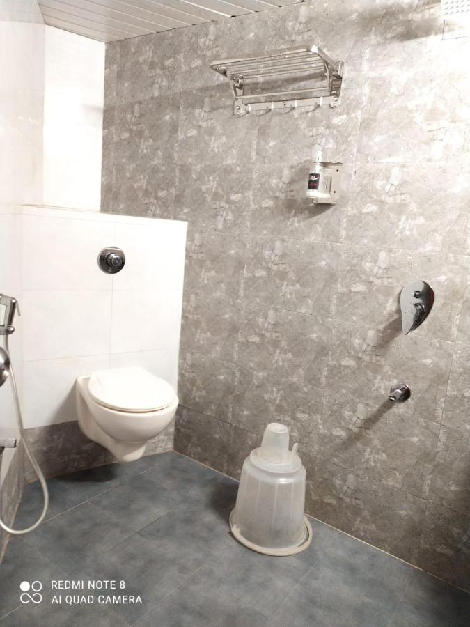 U Life Hotel Mumbai Bagian luar foto