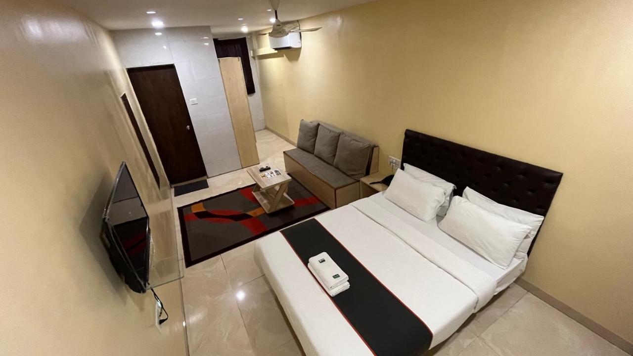 U Life Hotel Mumbai Bagian luar foto