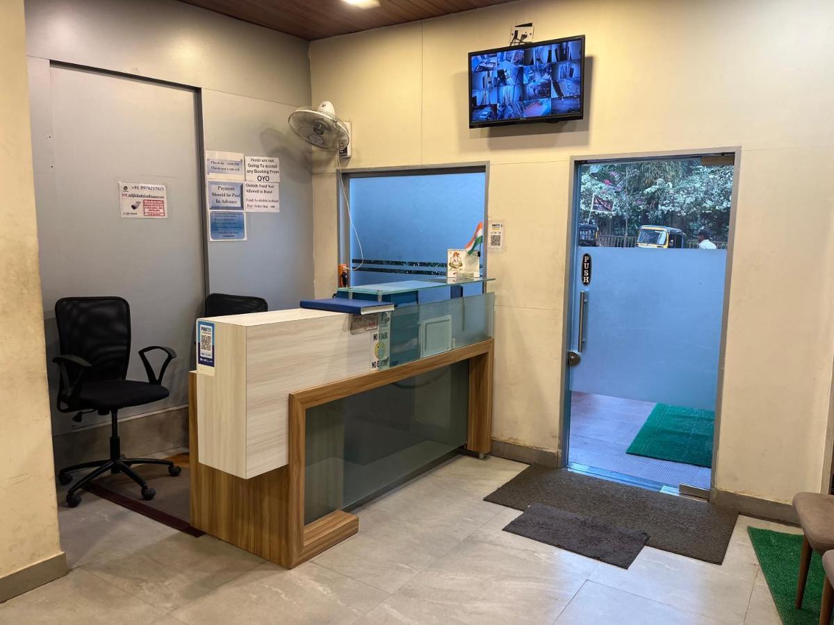U Life Hotel Mumbai Bagian luar foto
